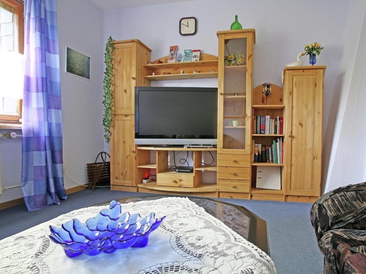 Secluded Apartment In Medebach With Terrace Ruang foto