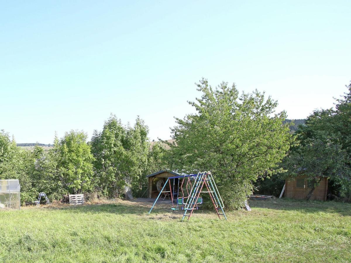 Secluded Apartment In Medebach With Terrace Ruang foto